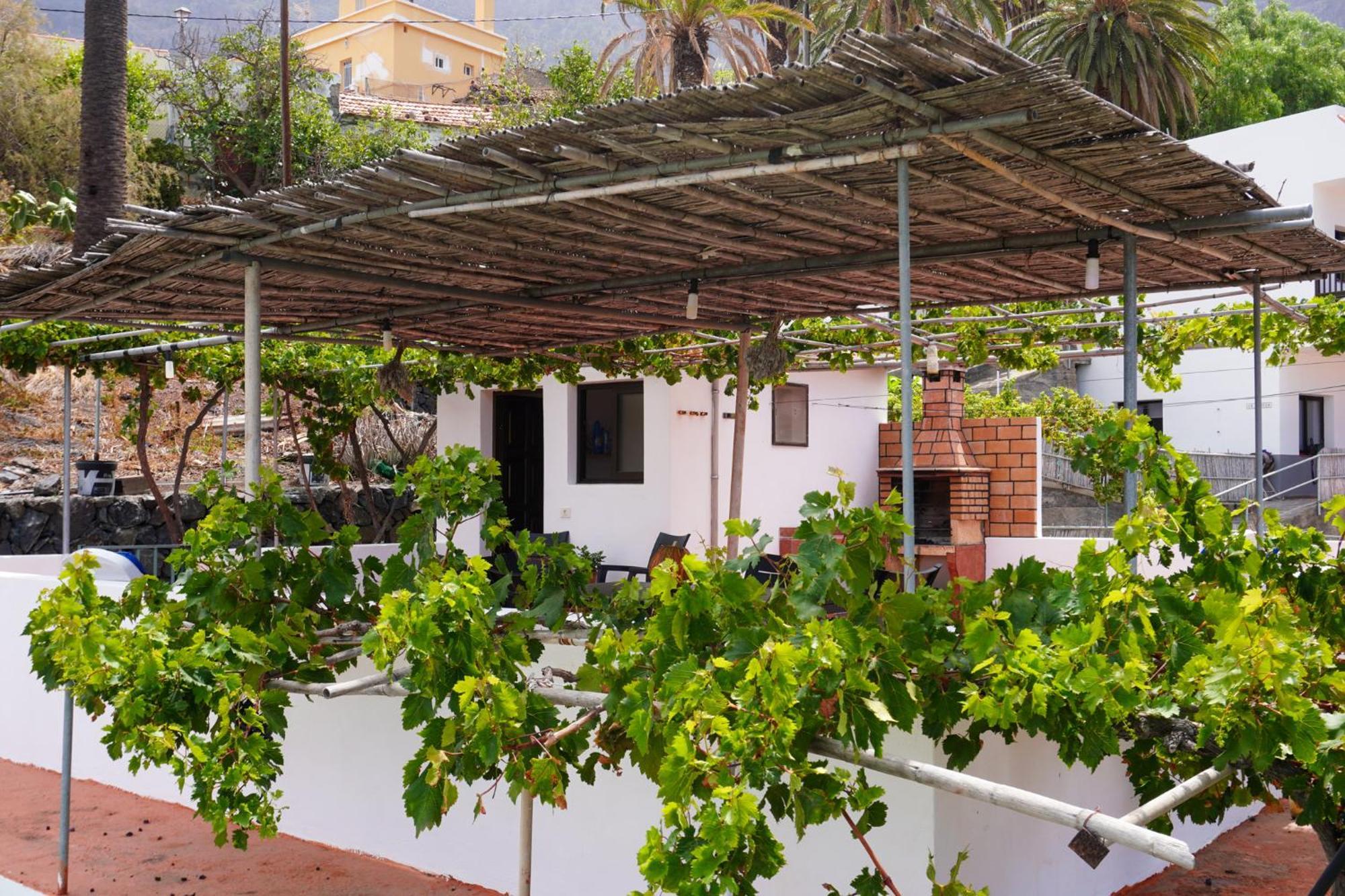 Holiday House Casa Argelio Alojera Bagian luar foto